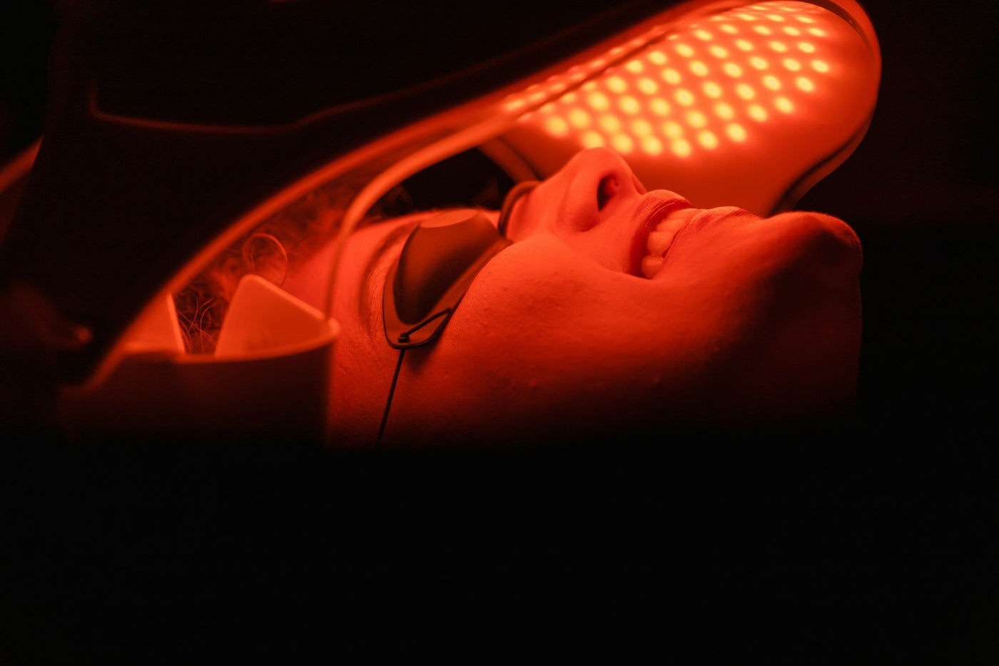 How Red Light Supports Vision in Early Stage AMD